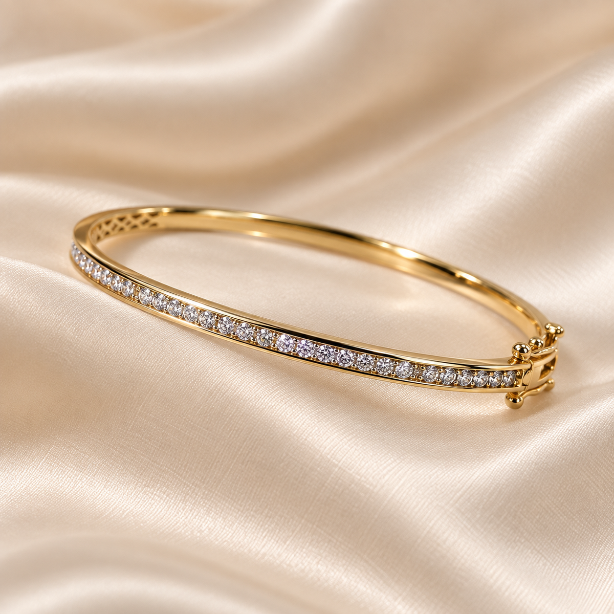 9ct Gold Lab-Grown Diamond Bangle