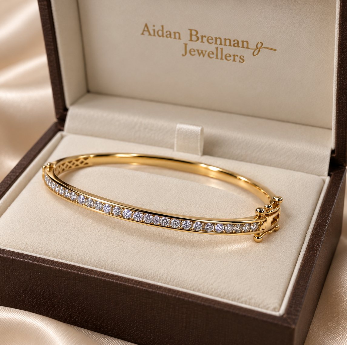 9ct Gold Lab-Grown Diamond Bangle