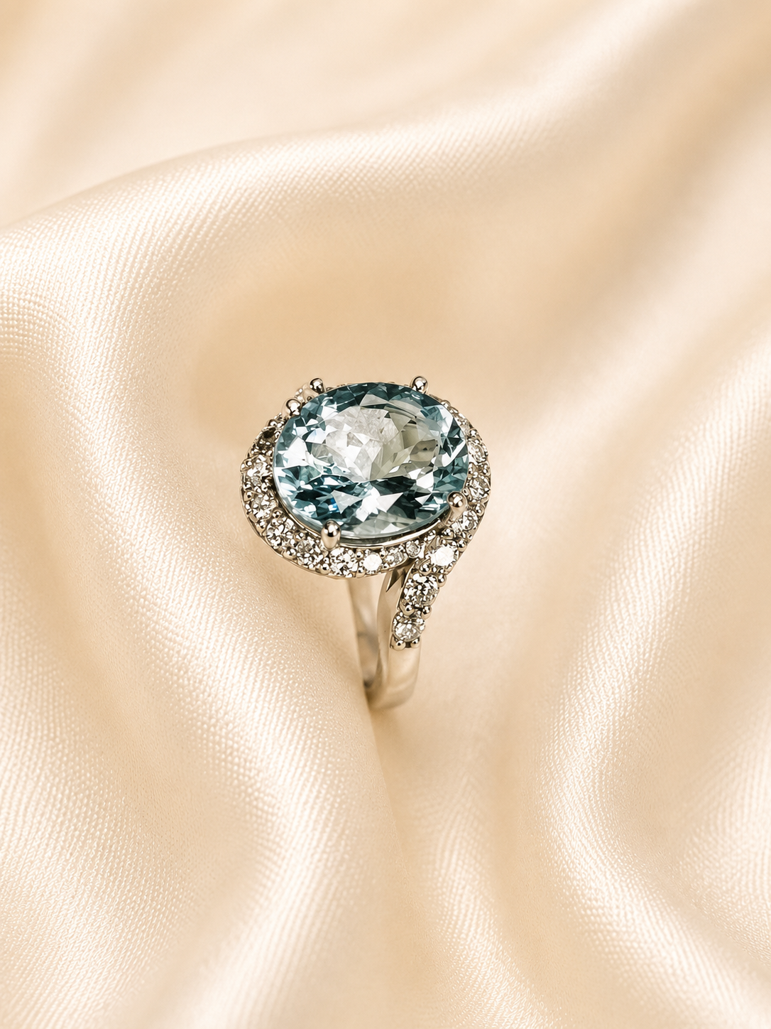 18ct White Gold Aquamarine & Diamond Cluster Ring