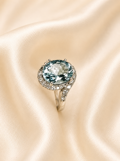 18ct White Gold Aquamarine & Diamond Cluster Ring